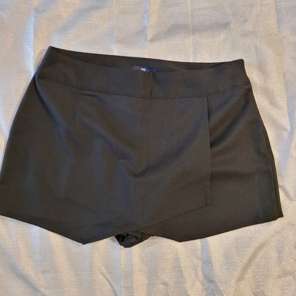 Gap Skort size 2